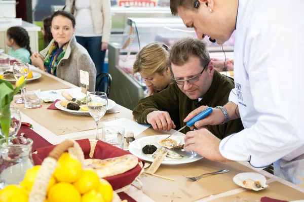 Madlavning klasse "Smag lektion nummer 5: Fisk og skaldyr " - Stock-foto