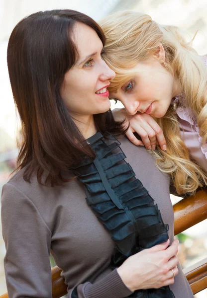 Zwei junge Mädchen — Stockfoto