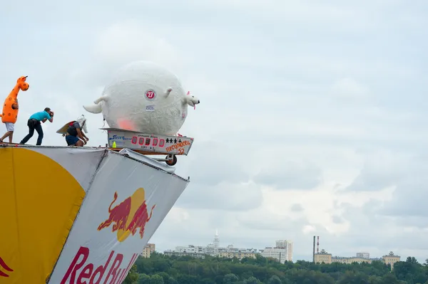 Red bull flugtag i Moskva 2013 — Stockfoto