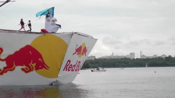 Red bull flugtag v Moskvě 2013 — Stock video