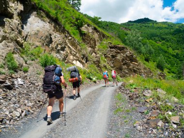 Svaneti trekking genç yürüyüşçü,