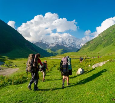 Svaneti trekking genç yürüyüşçü