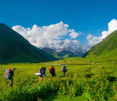 Svaneti trekking genç yürüyüşçü