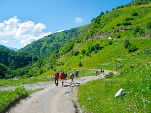 Svaneti trekking genç yürüyüşçü, — Stok fotoğraf