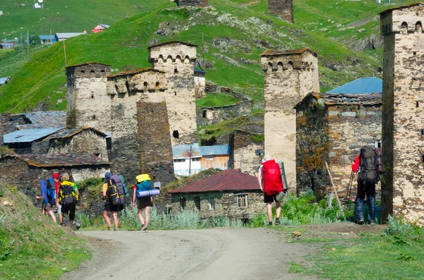 Senderistas trekking en Svaneti — Foto de Stock