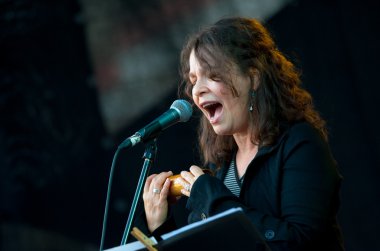 Şarkıcı Lucia Pulido (Columbia) Usadba Caz Festivali'nde gerçekleştirir