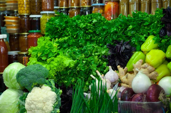 Produtos hortícolas e verduras frescos — Fotografia de Stock