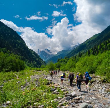 Svaneti trekking genç yürüyüşçü