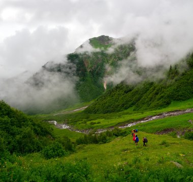 Svaneti trekking genç yürüyüşçü