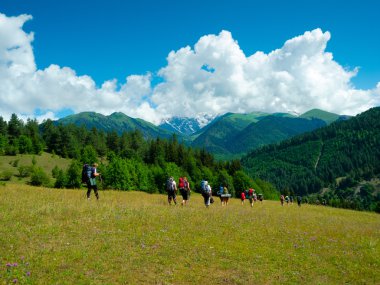 Svaneti trekking genç yürüyüşçü
