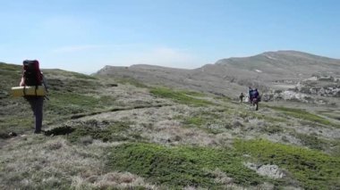Kırım'da trekking yürüyüşçü grubu