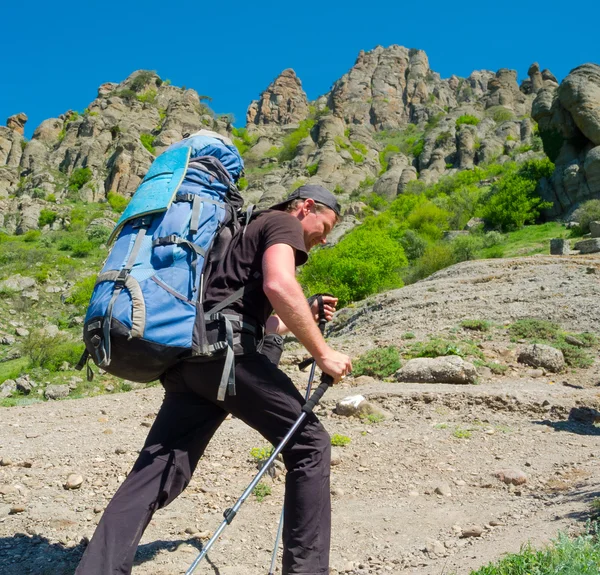 Hiker trekking in Crimea — Stock Photo, Image