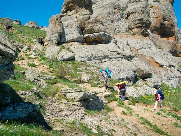 Grupa turystów, trekking na Krymie — Zdjęcie stockowe