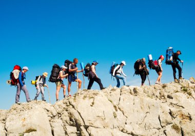 Kırım'da trekking yürüyüşçü grubu