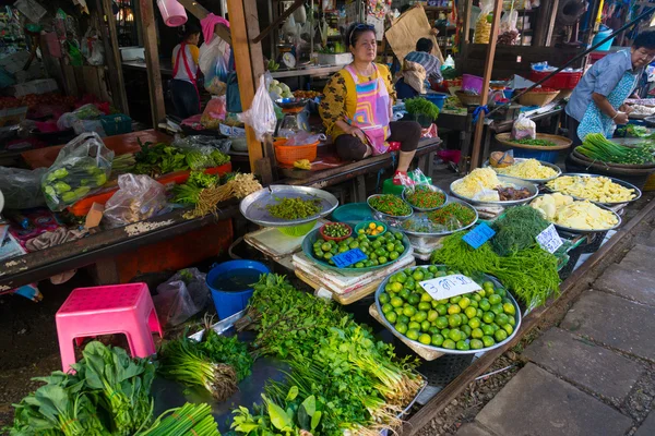 Mercado Ferroviário de Maeklong — Fotografia de Stock