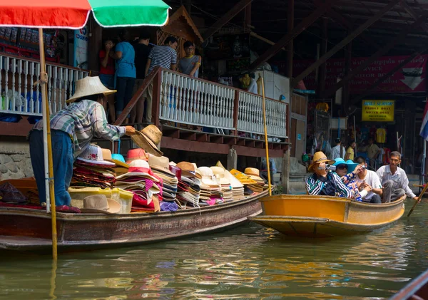 Damnoen Saduak mercato galleggiante — Foto Stock