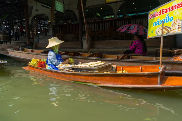 Damnoen Saduak floating market — Stock Photo, Image