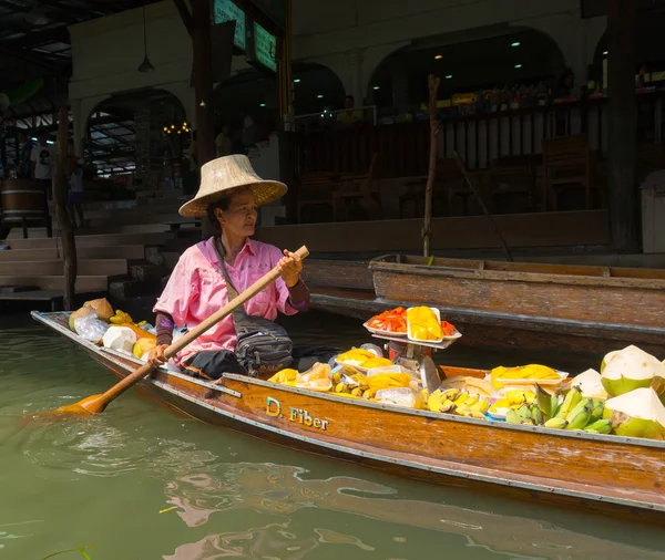 Mercado flotante de Damnoen Saduak — Foto de Stock