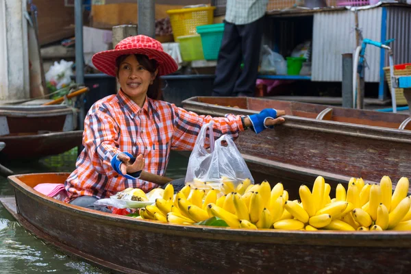 Damnoen saduak flytande marknaden — Stockfoto