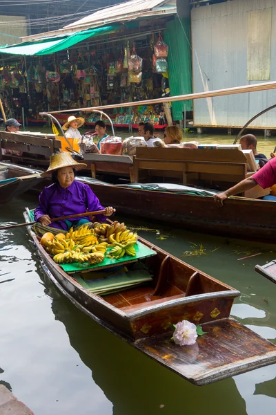 Damnoen Saduak floating market — Stock Photo, Image