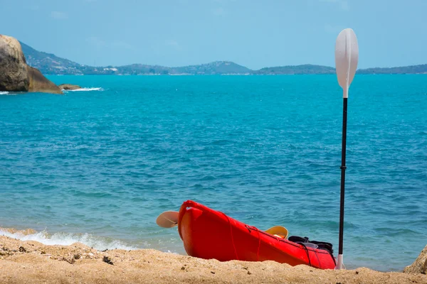 Kayak on the beach — Stock Photo, Image