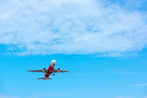 Flugzeug hebt ab — Stockfoto