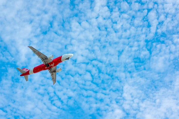 AirAsia plane takes off — Stock Photo, Image