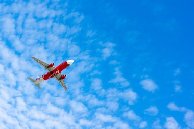 AirAsia uçak çıkartıyor