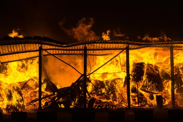 Brand in het magazijn — Stockfoto