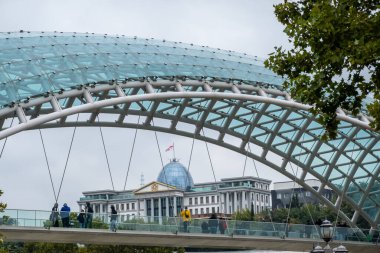 Yaya köprüsü ve başkanlık sarayı