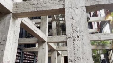 Modern beton binanın içi