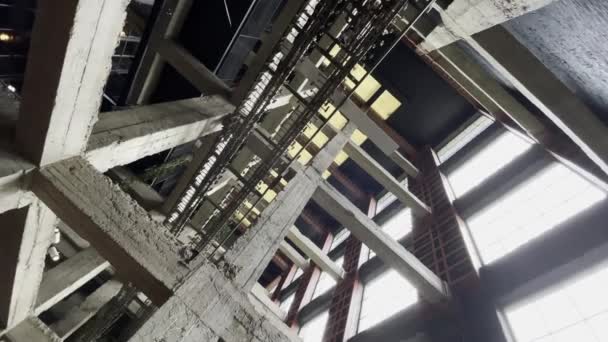 Interior del edificio de hormigón moderno — Vídeos de Stock