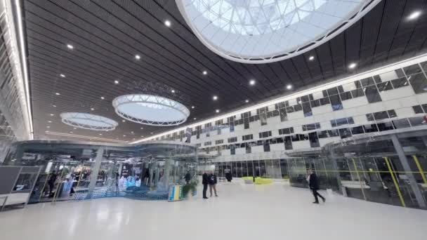 Interior of spacious modern hall of science park — Vídeo de Stock