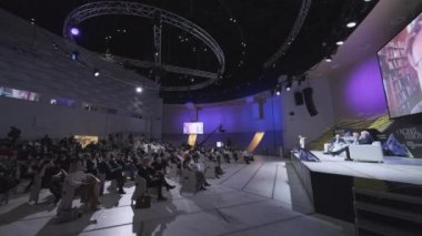 Modern salonda online iş semineri