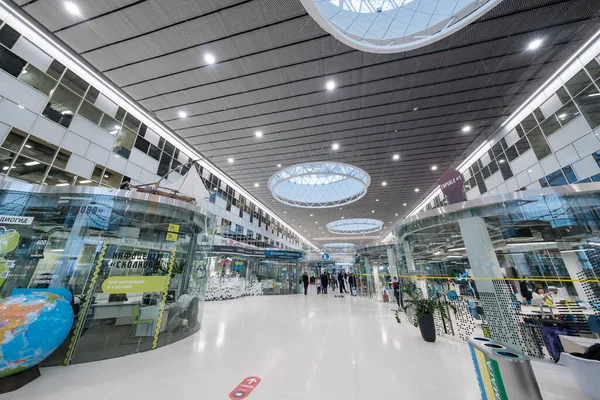 Interior of spacious modern hall of science park – stockfoto