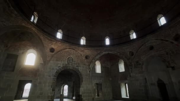 Interiorul castelului vechi de piatră — Videoclip de stoc