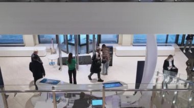 Modern iş merkezinin lobisi