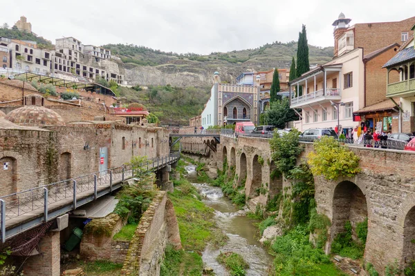 River and old building in canyon — Stock Photo, Image