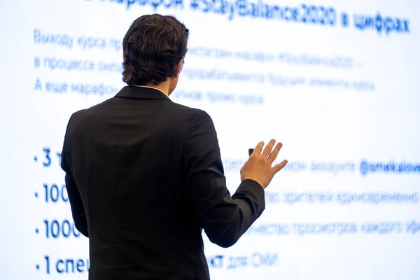Businessman conducting presentation during seminar Telifsiz Stok Imajlar