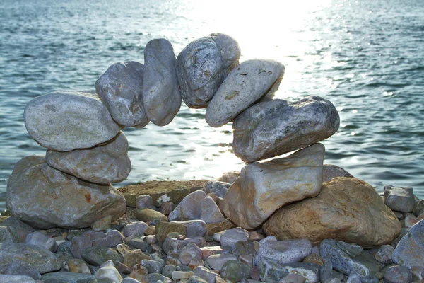 바다에 있는 돌들 스톡 사진
