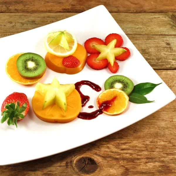 Sliced exotic fruits — Stock Photo, Image