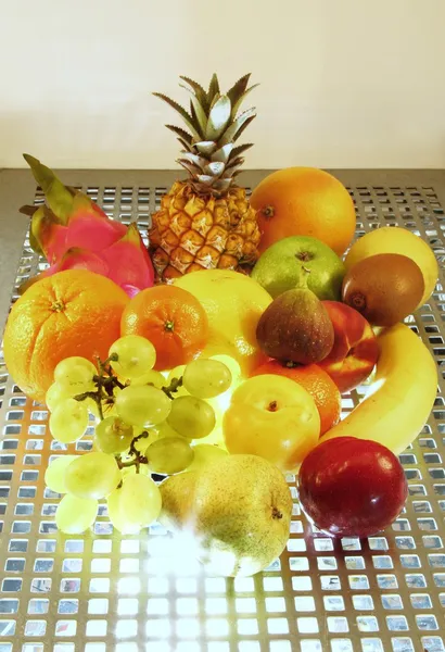Gyümölcsök, fém — Stock Fotó