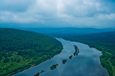 Bomlar vishera Nehri üzerindeki