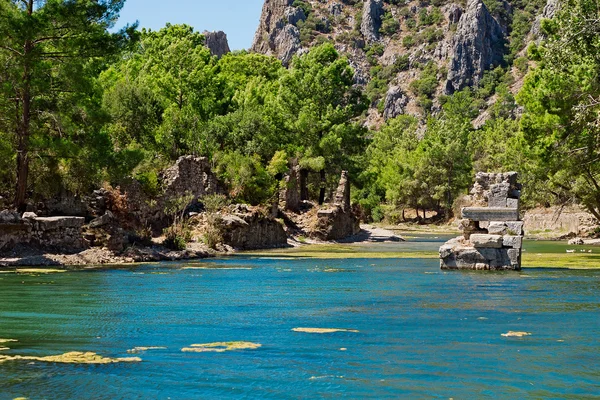 Ancient aqueduct — Stock Photo, Image