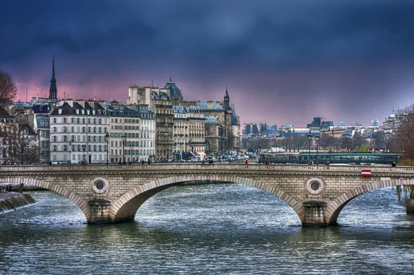 Vista da ponte em Paris — Fotografia de Stock