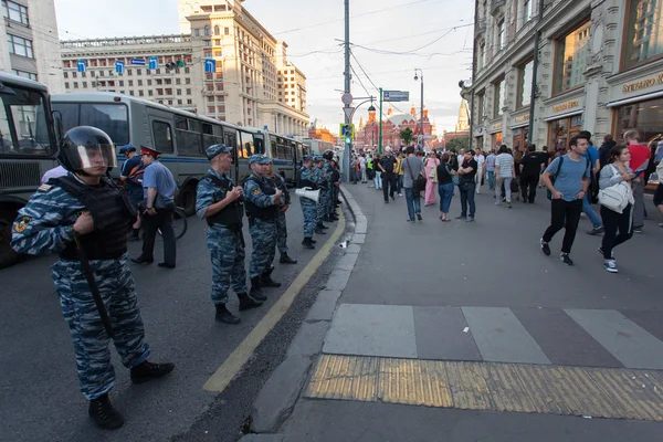 Rusia. Moscú. Una manifestación en apoyo de la oposición condenada l —  Fotos de Stock
