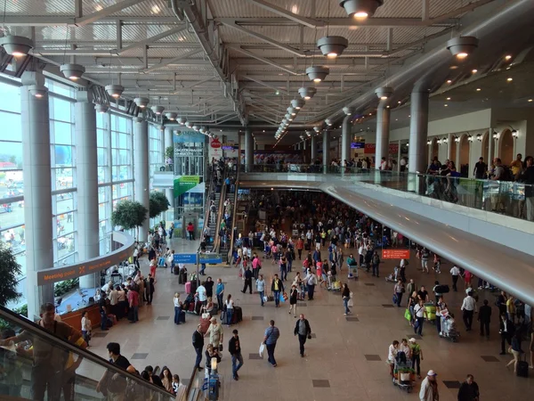 Россия. Москва. Аэропорт Домодедово. Russia. Moscow. Domodedovo airport. — Foto de Stock