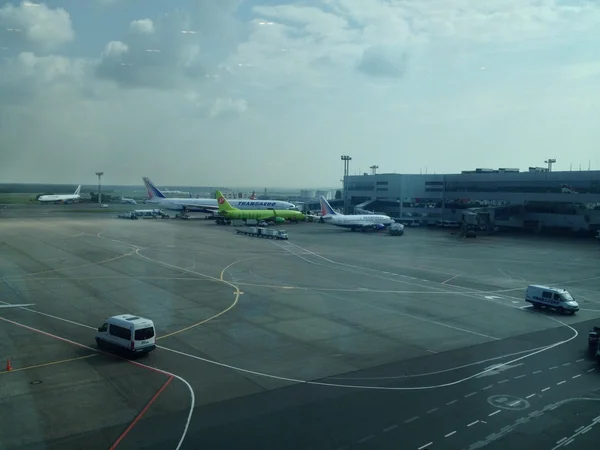 Россия. Москва. Аэропорт Домодедово. Russia. Moscow. Domodedovo airport. — Stockfoto