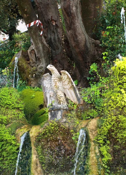 Alley hundra fontäner, eagle — Stockfoto