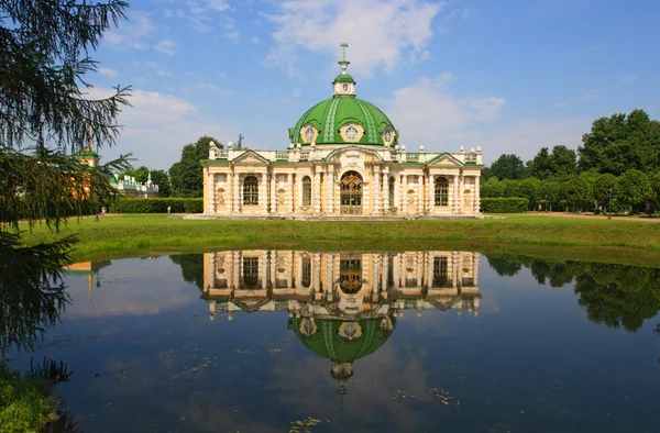 Grotto in Kuskovo — Stock Photo, Image